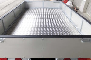 軽カーゴトレーラーの販売、けん引免許不要、普通免許でOK、オプション、ゲートアッパープレート (2)